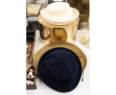 THREE VINTAGE HATS PLUS A HAT BOX 