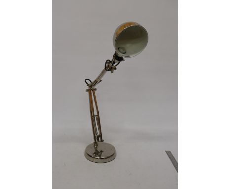A HEAVY CHROME VINTAGE ANGLEPOISE LAMP 