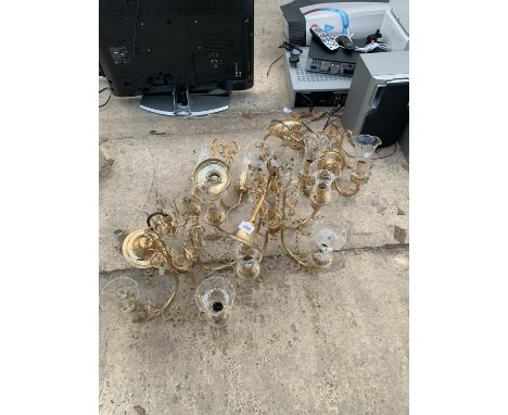 AN ASSORTMENT OF VARIOUS LIGHT FITTINGS 