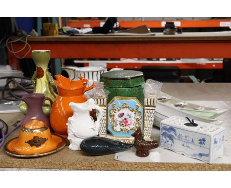 A QUANTITY OF VINTAGE CERAMICS TO INCLUDE A TEAPOT, JUGS, VASES, A PAPIER MACHE TEA CADDY, A HEN WHISTLE, BOAT ORNAMENTS, ETC