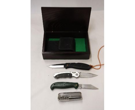 A BOX CONTAINING VINTAGE PEN KNIVES 
