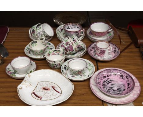A QUANTITY OF VINTAGE WEDGOOD TEA BOWLS, CUPS AND SAUCERS, PLUS SUNDERLAND STYLE PLATES, ETC 