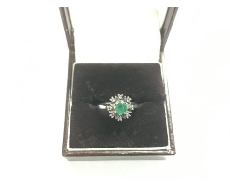 An 18ct gold, emerald diamond ring, approx 3.2g and approx size I-J.