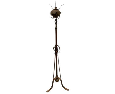 A Victorian copper telescopic standard paraffin lamp, height 156cm.