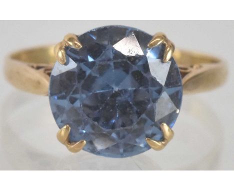 A 9ct gold claw set topaz ring, size L, approx 2.6g.