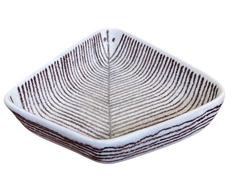 GAMBONE, ITALY; a large studio pottery dish of spear head form, decorated with lines and dots, factory mark to underside, hei