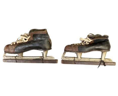 SPORTS-DROME LTD; a pair of vintage late 19th century leather ice skating boots, 'The Stuburt Special', length 35cm.
