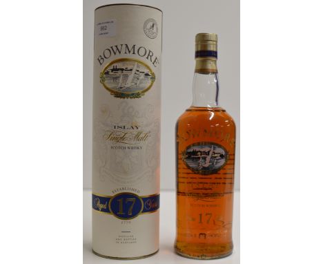 BOWMORE AGED 17 YEARS OLD ISLAY SINGLE MALT SCOTCH WHISKY, WITH PRESENTATION BOX - 70CL, 43% VOL     