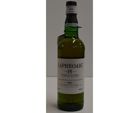 LAPHROAIG AGED 15 YEARS SINGLE ISLAY MALT SCOTCH WHISKY - 70CL, 43% VOL     