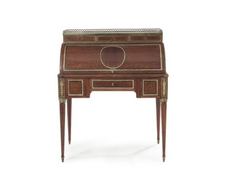 Bureau à cylindre d'époque Louis XVI estampillé J. STOCKEL, en acajou et placage d'acajou, ornementation en bronze ciselé et 