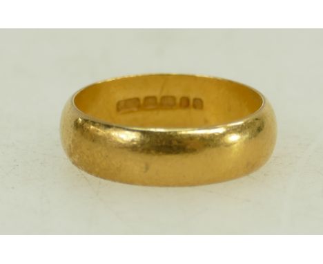 22ct gold hallmarked wedding band: Wedding ring measures 6mm wide, ring size N, weight 6.4g