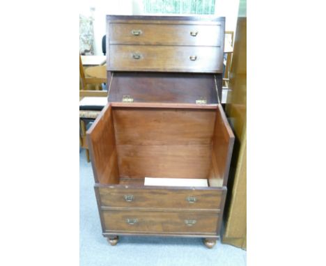 Victorian Commode: Early Victorian, mahogany commode chest with lift up lid.(H)77cm x (W)68cm x (D)50cm. 