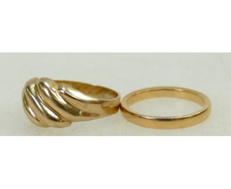 18ct &amp; 9ct gold rings:including 18ct wedding ring, size L/M, 3.3 grams and 9ct ring,size P, 2.5 grams 92)