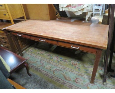 A VINTAGE 'BELL BARN' MAHOGANY THREE DRAWER LIBRARY TABLE H-76 CM W-184 CM