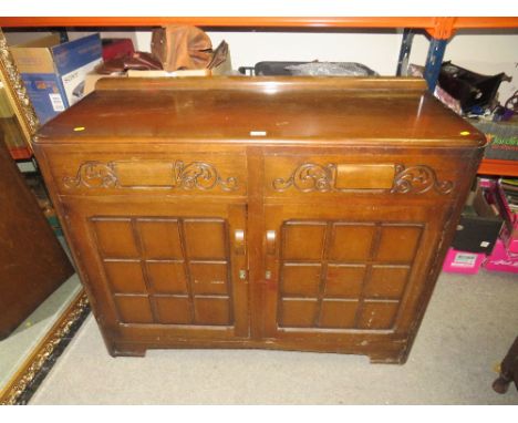 A VINTAGE OAK SIDEBOARD CIRCA 1950 H-94 CM W-118 CM