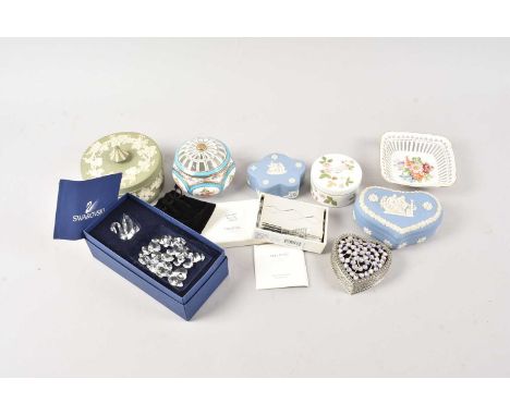A small group of ceramics and other collectables, including a Swarovski swan and crystals in box, a Vera Wang for Wedgwood ca