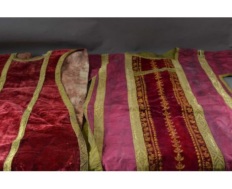 Robes, two chasubles and a dalmatic of red velvet 20th century, thank you for looking at this lot which is being sold on beha