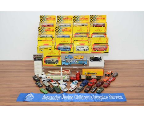 Thirteen boxed Maisto and Shell classic Sportscar collection, all in yellow boxes with plastic windows, loose diecast of comm