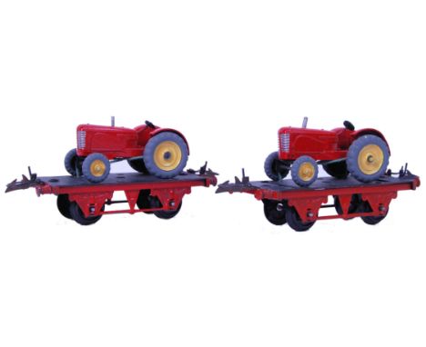 DINKY / HORNBY: A pair of rare ex-shop stock / display unusual Hornby 0 gauge railway trainset flat truck wagons, fitted with