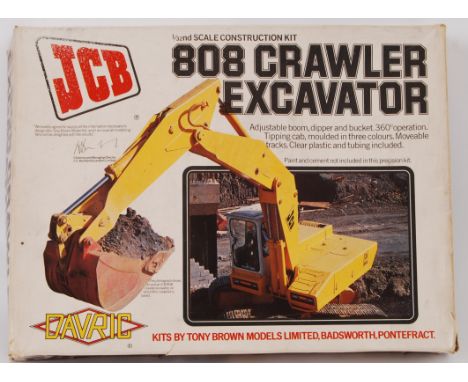 DAVRIC: A rare Davric JCB licensed ' 808 Crawler Excavator ' Tony Brown Models plastic model kit. Unused, within the original