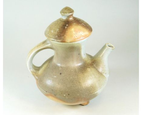 SVEND BAYER. SHEEPWASH POTTERY. A coffee pot on tripod feet. Height 22cm.