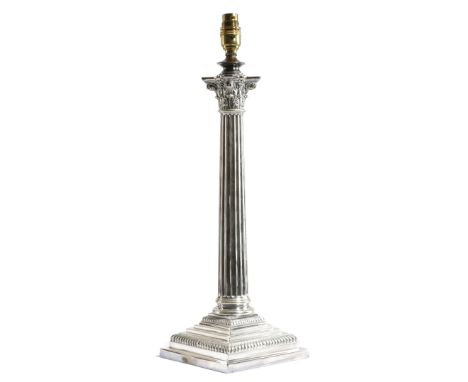 A SILVER PLATED CORINTHIAN COLUMN TABLE LAMP LATE 19TH / EARLY 20TH CENTURY the stepped base with faux hallmarks 50.9cm high 