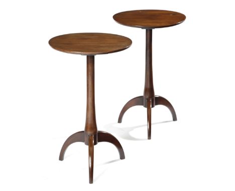 A PAIR OF YEW TRIPOD OCCASIONAL TABLES LATE 19TH / EARLY 20TH CENTURY each with a circular fixed top above a turned stem, on 