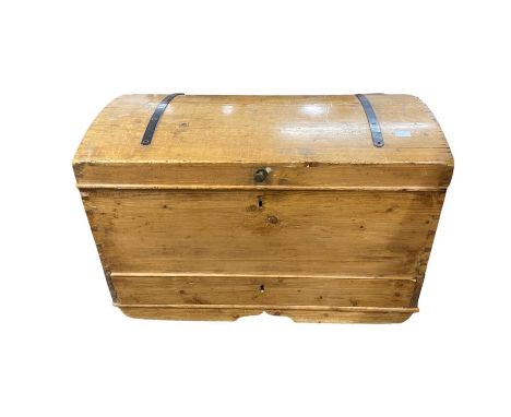 Large Victorian pine dome topped trunk with hinged lid opening to a fitted interior over a base drawer, 96cm wide