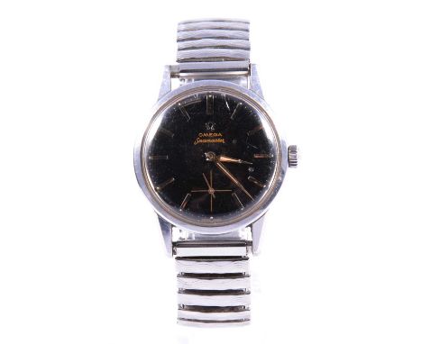 CATALOGUE AMENDMENT - Omega - a gentleman's Seamaster MANUAL WIND wristwatch, 29mm circular black raised baton dial with subs