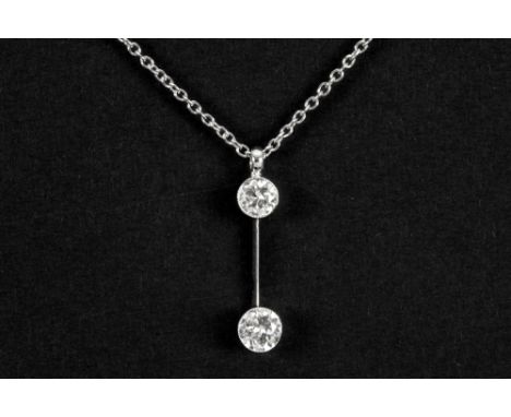 pendant in white gold (18 carat) with a circa 0,50 carat high quality brilliant cut diamond - with a chain in white gold (18 