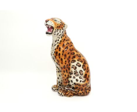 fifties'/sxties' Italian "Sitting leopard" sculpture in ceramic || Italiaanse fifties'/sixties' sculptuur in faïence : "Zitte