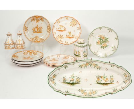 13 pieces of French ceramic from Moustiers || Lot van 13 stuks Franse faïence van Moustiers met borden, dekselpot, schaal en 