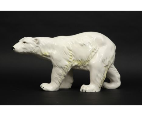 'Polar Bear' sculpture in ceramic || Sculptuur in faïence met witte craquelé-glazuur : "IJsbeer"   -  hoogte en breedte : 18 