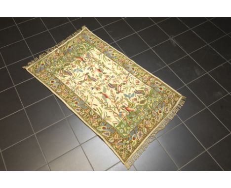 small embroidered tapestry to be dated in the 1920'/30's || Wandtapijtje in petit point van de jaren '20/'30 : "Landschap met