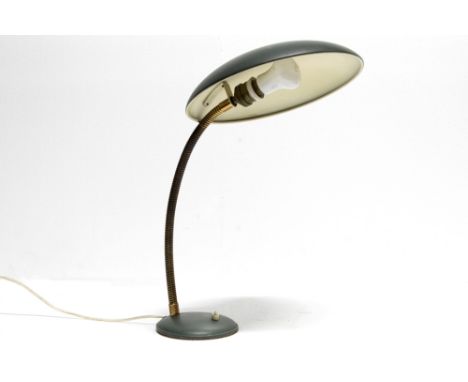 sixties' UFO design desk lamp in brass and lacquered metal || Sixties' burealamp met een "UFO"-design in koper en gelakt meta