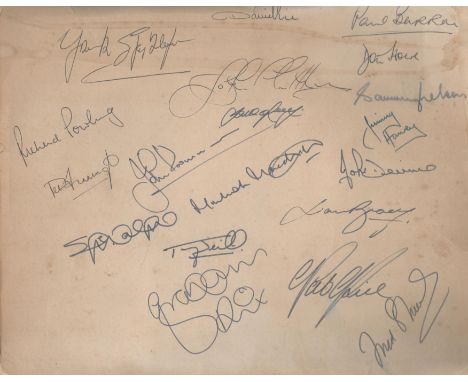 19 Arsenal 1970's Legends Signed 12 x 9 inch Card. Signatures include Pat Jennings, Richie Powling, Sammy Nelson, Don Howe, G