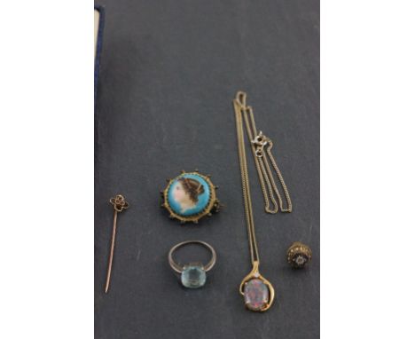 A cased 15ct yellow gold stick pin togther with other vintage jewellery