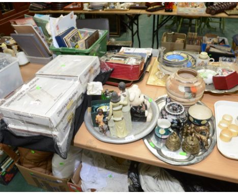 A group of collector plates; tog. with two trays inc. 1930s green glass table lighter, Old Tupton ware trinket box and egg, c