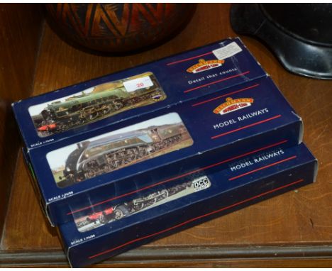 Railway interest: a group of five Bachmann scale 1:76-00 boxed locomotives inc. Sir Nigel Gresley, WP Allen Doncaster, Queens