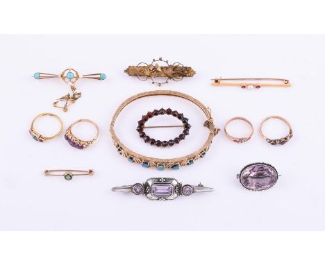 
	
		A SMALL COLLECTION OF ANTIQUE AND LATER JEWELLERY
		To include an early 20th century seed pearl and turquoise bar brooch