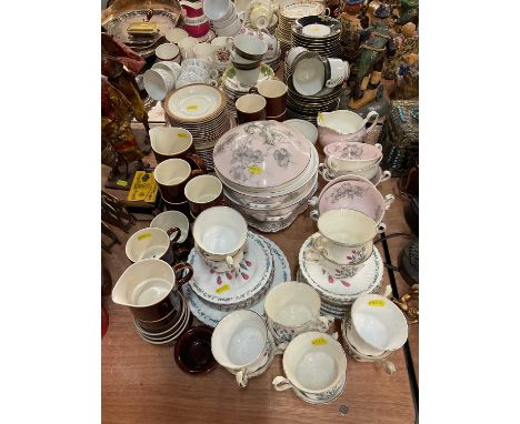 Assorted tea and dinner wares, including Royal Imperial, Poole pottery and Royal Grafton
