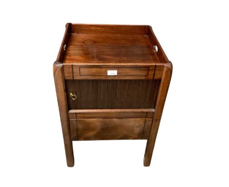 Georgian mahogany commode chest (later converted) together with a Georgian three tier washstand (2)