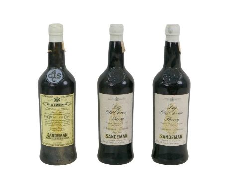 Vintage sherry: a mixed parcel of sherry, comprising one bottle of Sandeman Royal Esmeralda Rare Amontillado Sherry, two bott