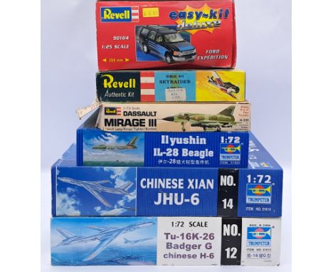 Trumpiter, Revell and similar a boxed mixed scale group of model kits and diecast aircrafts and similar, to include; Trumpite