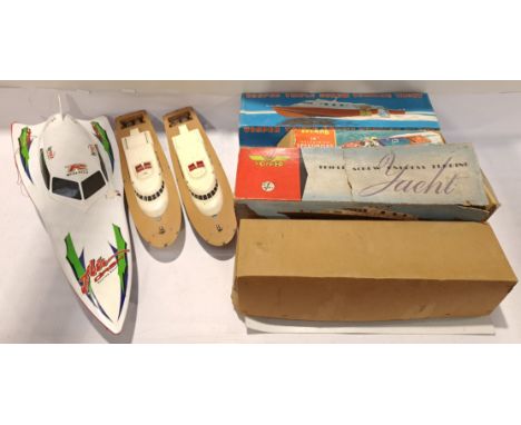 Vosper, Triang &amp; Similar, a boxed Group of Mixed Scale RC Boats. Although unchecked for completeness or if in working ord