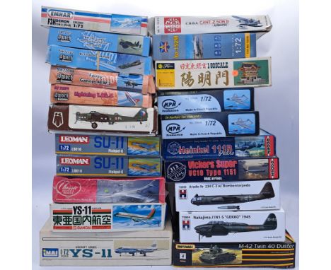 Fujimi, Sword, Matchbox, Bandai, Leoman and similar a boxed 1:72 scale model kit group, comprising of; tanks, buildings/scene