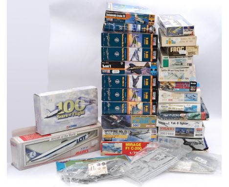 Mister Craft, Frog, SMER, Hasagawa and similar a boxed 1:72 scale group of aircrafts, vehicles and similar model kits, lot al