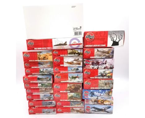 Airfix Military Plastic Kits, a boxed group of mainly 1:72 scale military group to include A01004 North American P-51D Mustan