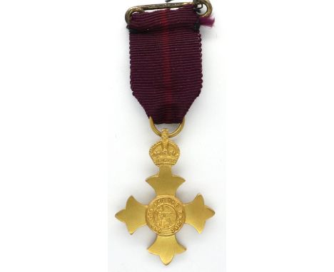 9ct gold miniature OBE medal, D: 21 mm, 4.8g. P&amp;P Group 1 (£14+VAT for the first lot and £1+VAT for subsequent lots) 