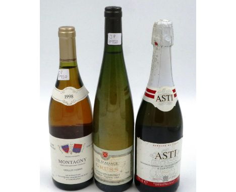 Three bottles of white wine to include Asti. P&amp;P Group 3 (£25+VAT for the first lot and £5+VAT for subsequent lots) 